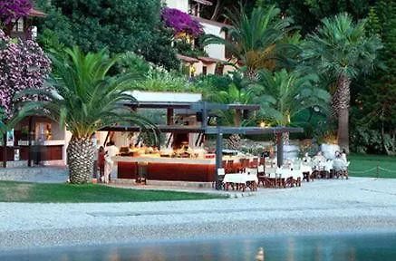 Hillside Club Complex