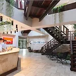 Hillside Club 5*