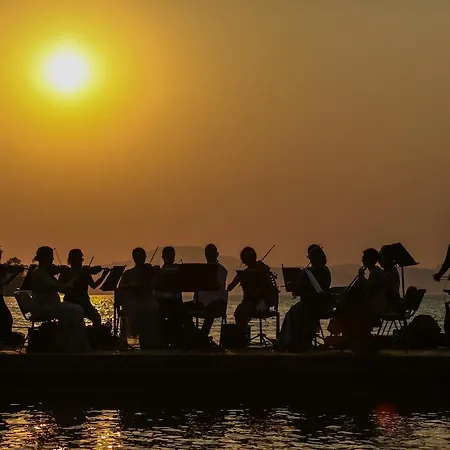 Semesteranläggning (resort) Hillside Club